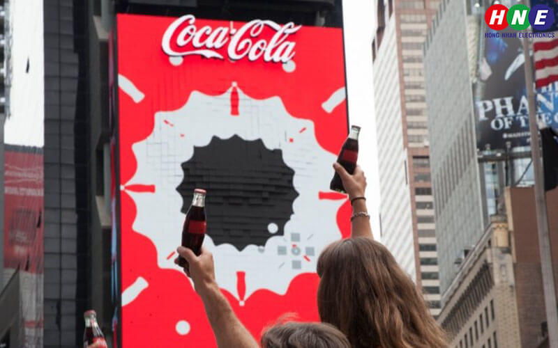Quảng cáo màn hình LED 3D ấn tượng của Coca Cola.